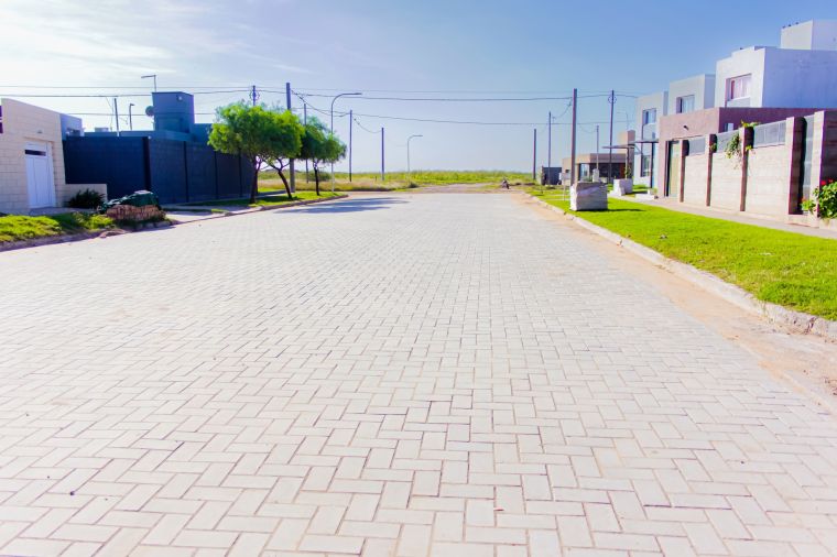 Continuamos adoquinando nuevas cuadras de nuestra ciudad 
