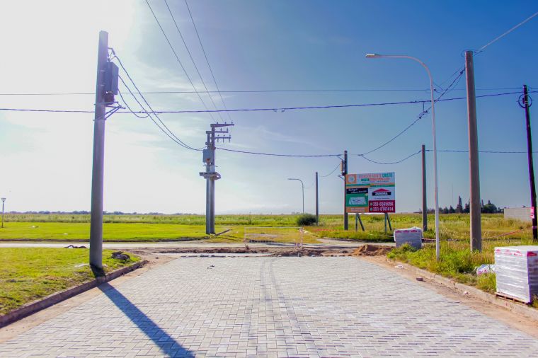 Continuamos adoquinando nuevas cuadras de nuestra ciudad 