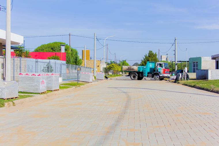 Continuamos adoquinando nuevas cuadras de nuestra ciudad 