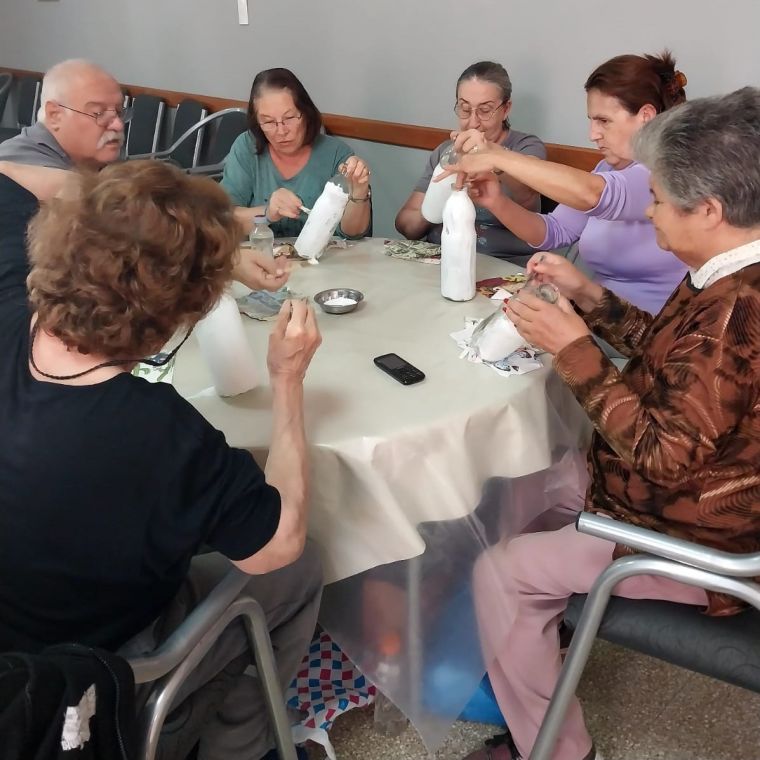 Taller de Arte en la Oficina de Adultos Mayores